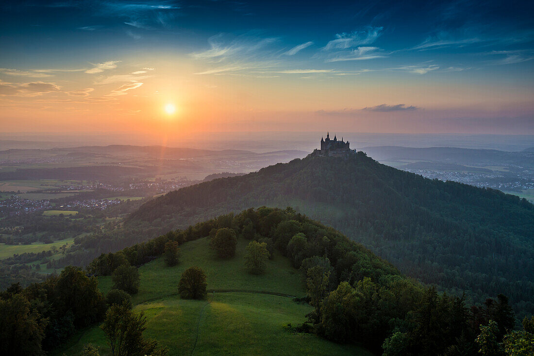 Sonnenuntergang, Burg Hohenzollern, Hechingen, Schwäbische Alb, Baden-Württemberg, Deutschland