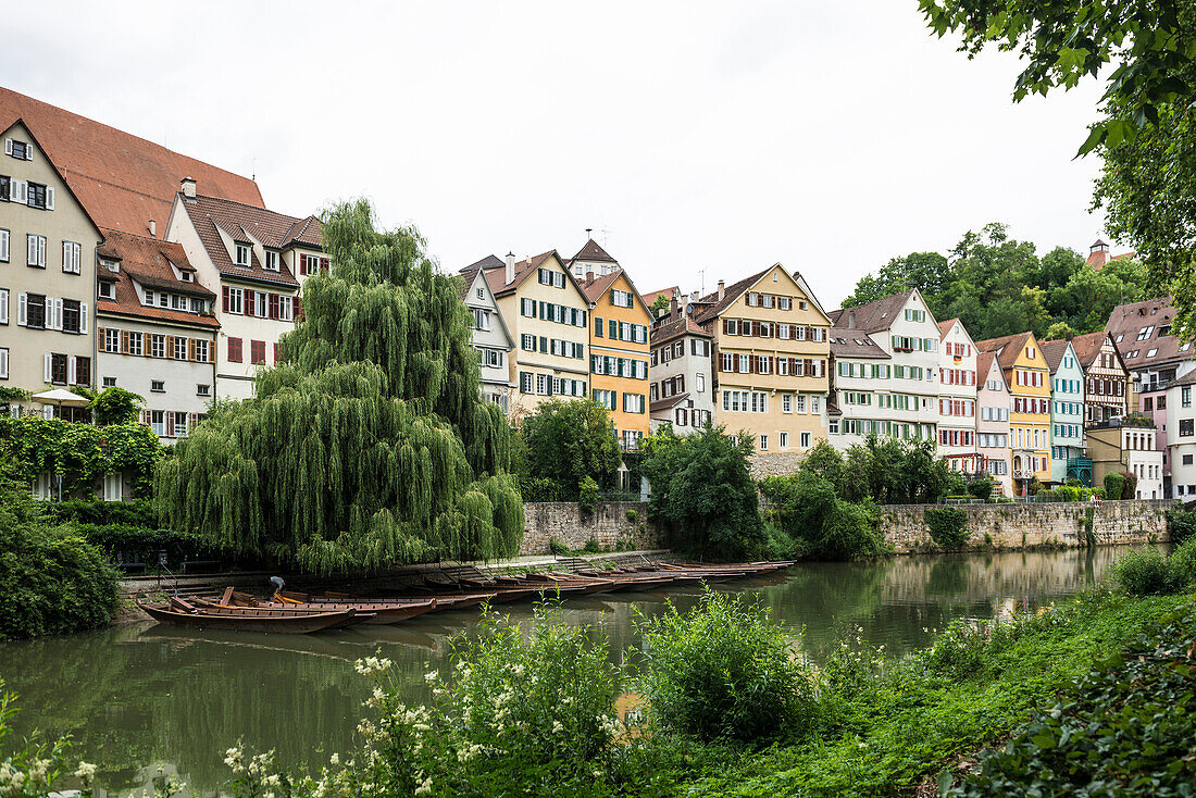  City view, Neckar with historic buildings and colorful gables, Tübingen, Baden-Württemberg, Germany 