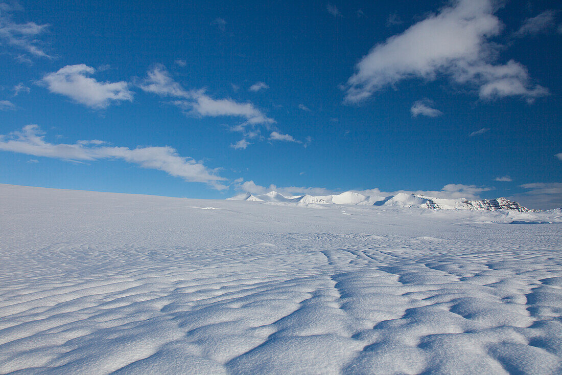  Vatnajoekull, view over the largest glacier in Europe, Skaftafell National Park, winter, Iceland 