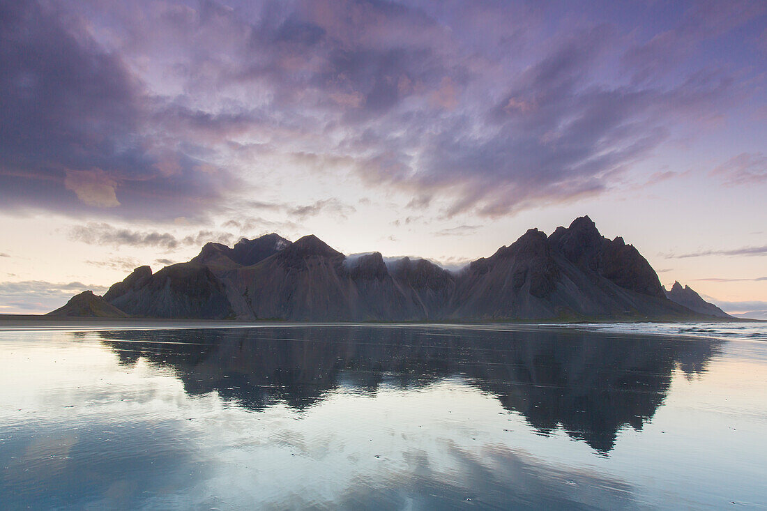  View of Vestrahorn on the Klifatindur mountain range, Stokksnes, summer, Iceland 