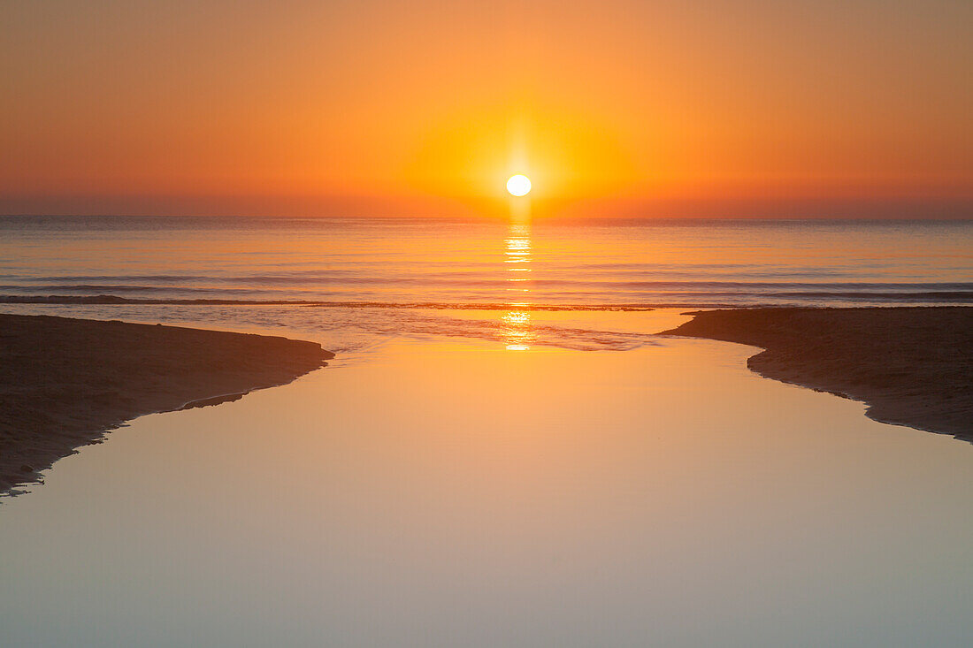 Fluss Verkean muendet in die Ostsee, Sommer, Skane, Schweden