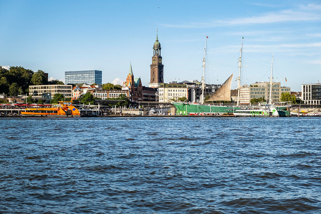 Skyline von Hamburg, Elbe, Hafen Hamburg, Hamburg, Norddeutschland, Deutschland