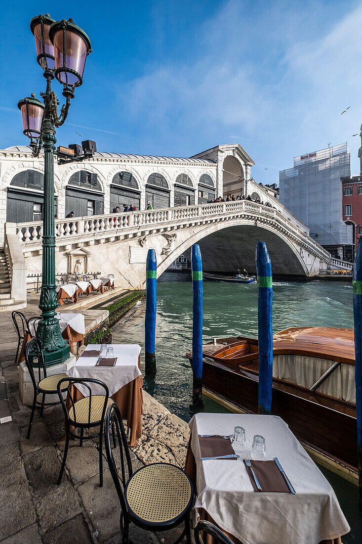  Rialto Bridge and Grand Canal, Venice, Veneto, Italy 