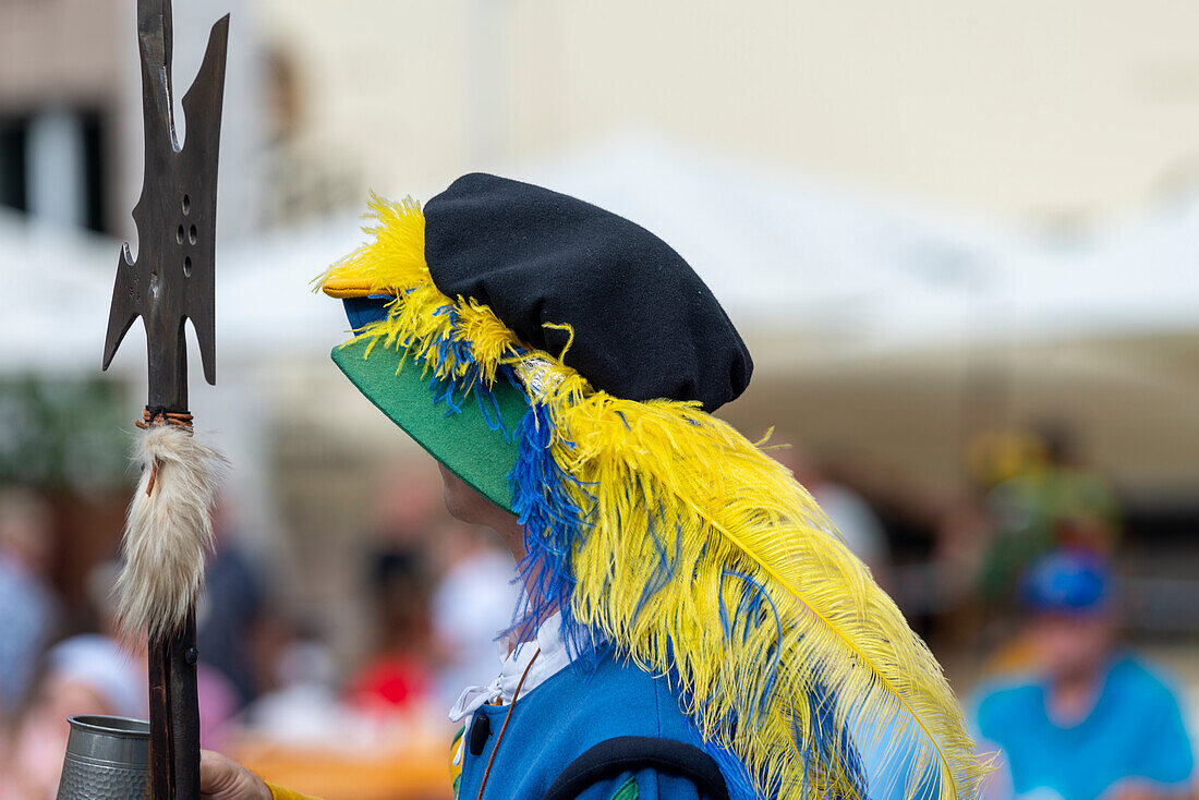  City guard on the market square, Fisherman&#39;s Day in Memmingen, Unterallgäu, Allgäu, Bavaria, Germany, Europe 