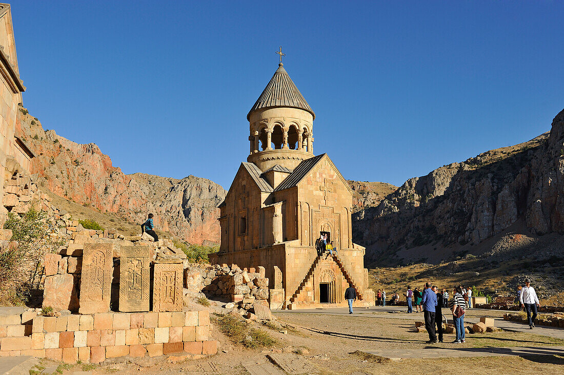  Kirche der Heiligen Mutter Gottes (Surb Astvatsatsin), Kloster Noravank, in der Nähe von Jeghegnadsor, Armenien, Eurasien 