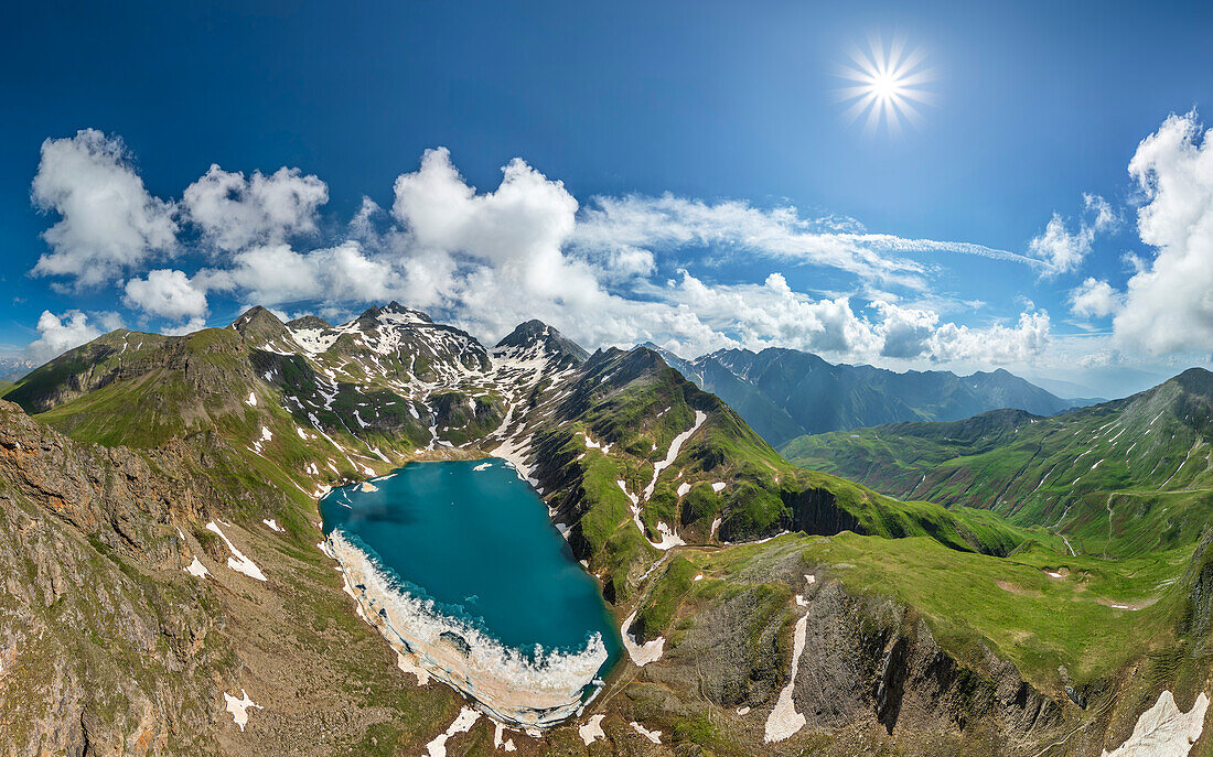  Aerial view of Wilder See with Wilder Kreuzspitze, Wilder See, Pfunderer Höhenweg, Zillertal Alps, South Tyrol, Italy 