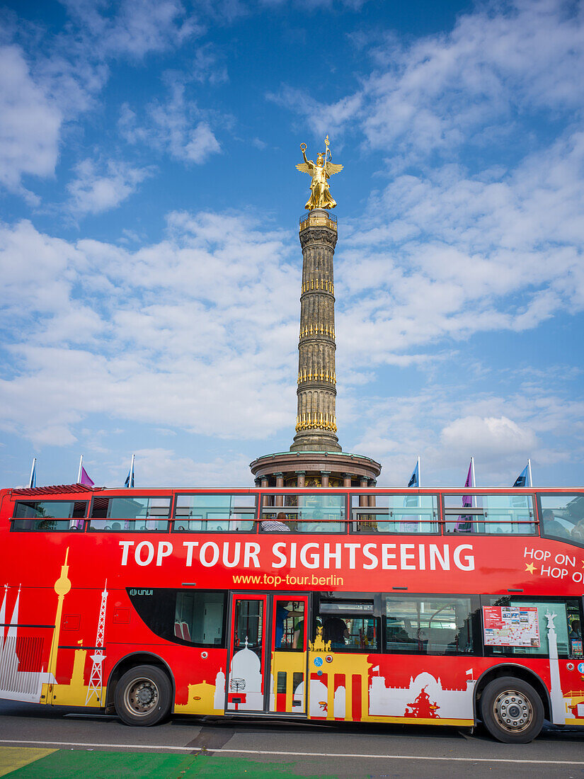  Victory Column, Grosser Stern, Straße des 17. Juni, West Berlin, Tiergarten, Berlin, Germany, Europe 