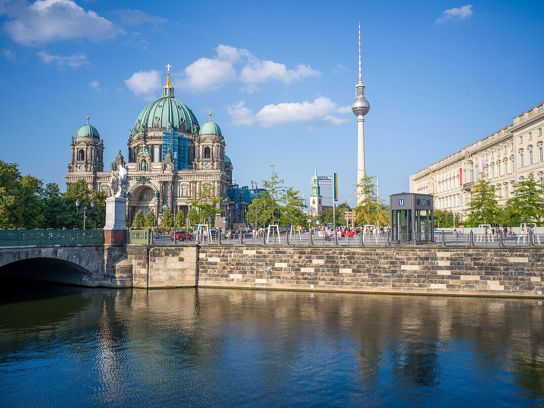  Berlin Cathedral and TV tower at Alexanderplatz, Berlin-Mitte, East Berlin, Berlin, Germany, Europe 