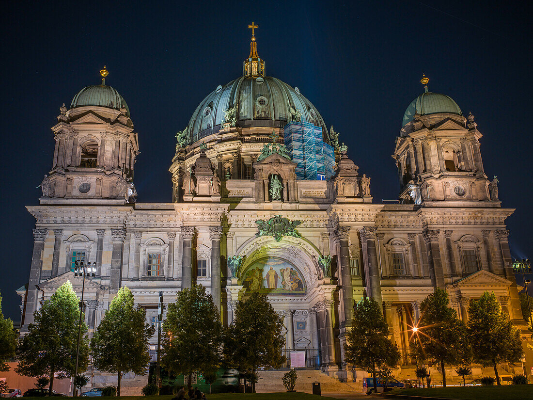  Berlin Cathedral at night, Lustgarten, Museum Island, Berlin-Mitte, East Berlin, Berlin, Germany, Europe 