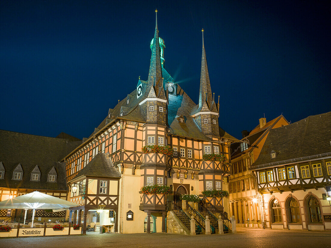  Wernigerode town hall at night, Wernigerode, Harz, Saxony-Anhalt, Central Germany, Germany, Europe 