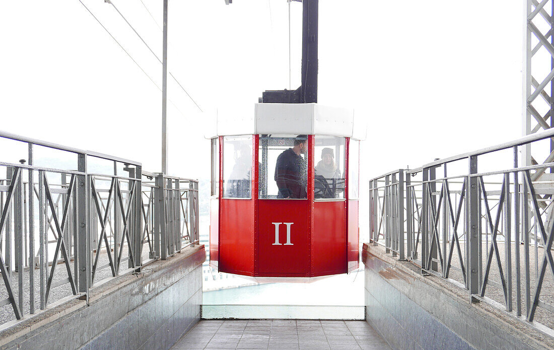  Harbor cable car, Barcelona, Teleférico del puerto Barcelona, Spain 