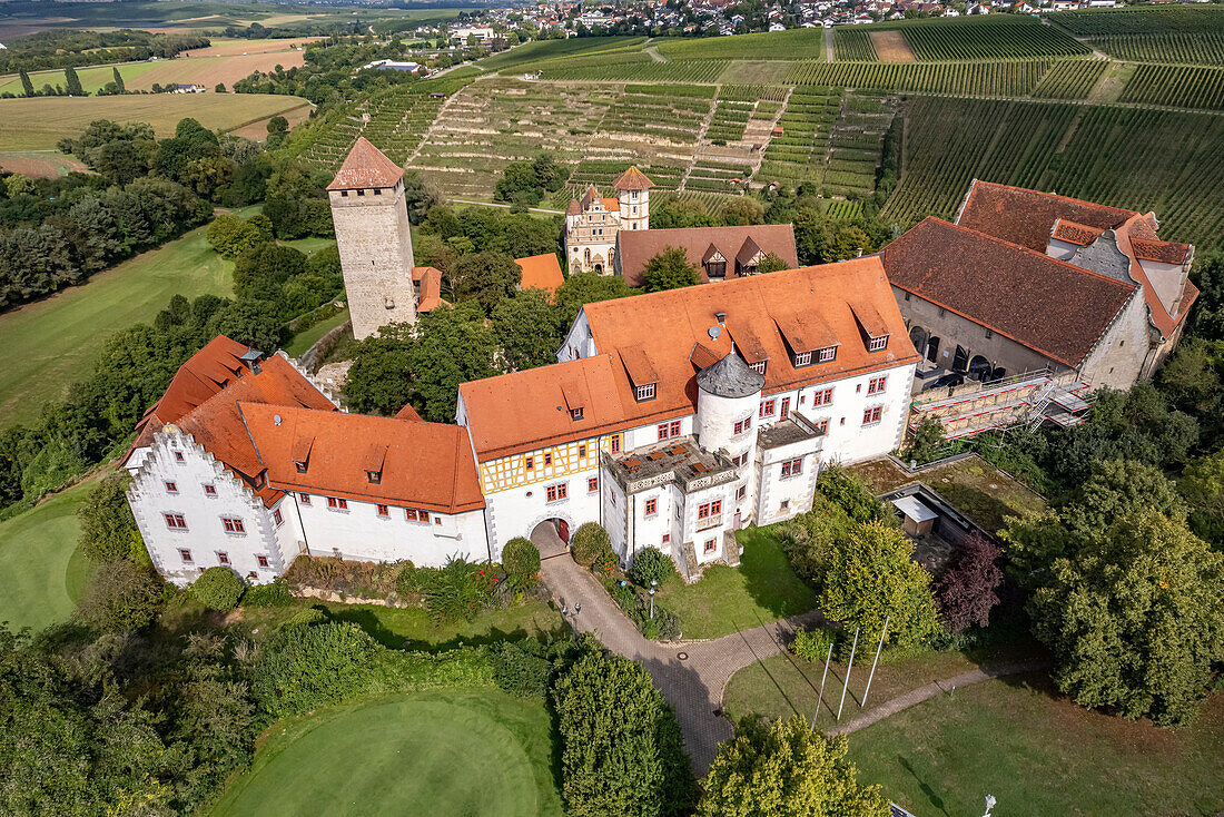 Das Schloss Liebenstein bei Neckarwestheim aus der Luft gesehen, Baden-Württemberg, Deutschland 