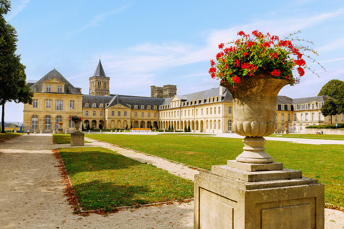  Parc Michel d&#39;Ornano with a view of the monastery buildings of the Abbaye aux Dames and the church Église Sainte-Trinité (Sainte-Trinite, Abbatiale de la Trinité) in Caen in the Calvados department in the Normandy region of France 