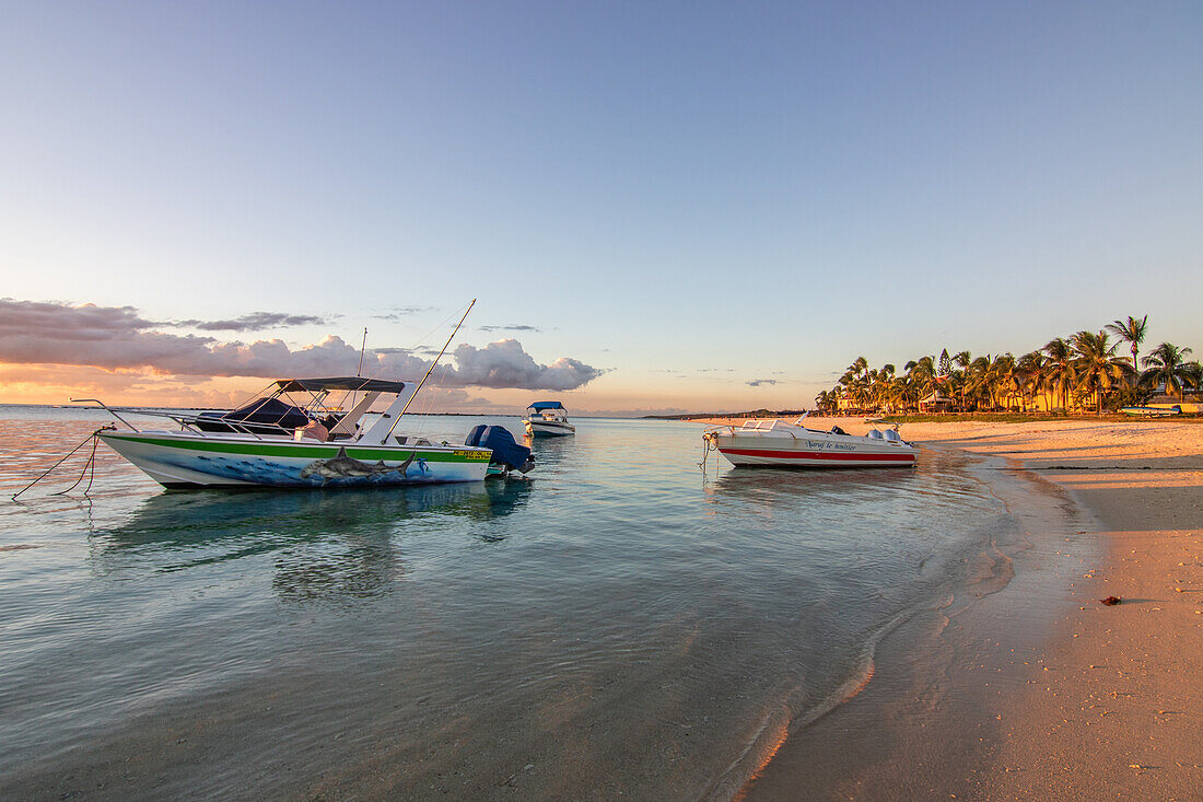  Flic en Flac, sunset on the sandy beach, view of the Indian Ocean, Mauritius, Africa 