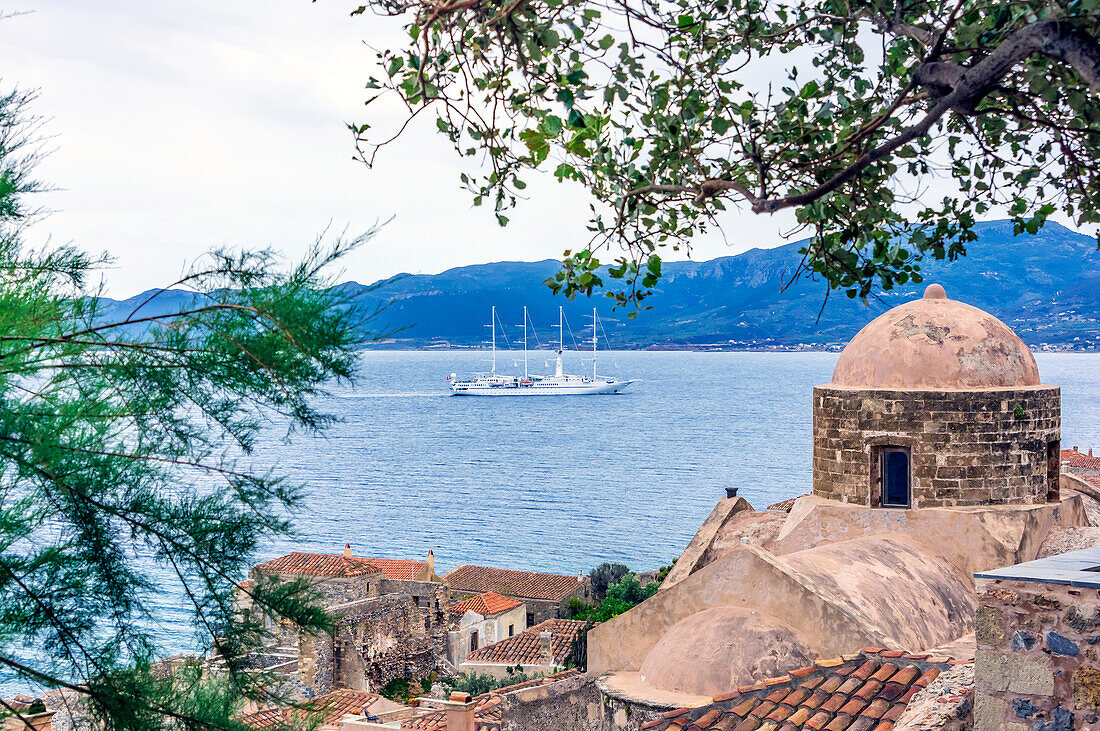 Blick über Mittelalterliche Stadt Monemvasia, Küste Lakonien, Halbinsel Peloponnes, Ägäis, Griechenland