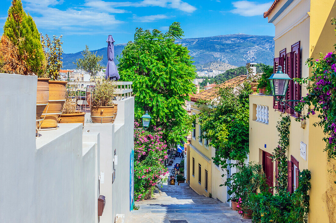 Ansichten von einem Stadtviertel am Nordosthang der Akropolis am Rande der historischen Plaka Altstadt, Athen, Griechenland