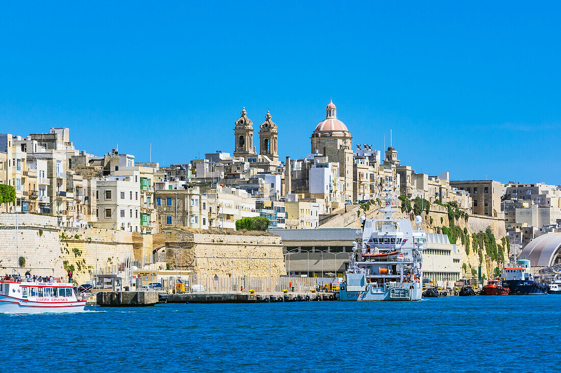  View of the St.Philipp Church in Valetta, Malta 