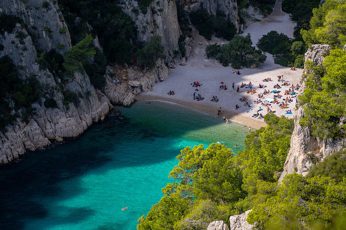  View from above of the Calanque d&#39;En-vau between Cassis and Marseille, Provence, France, Europe 