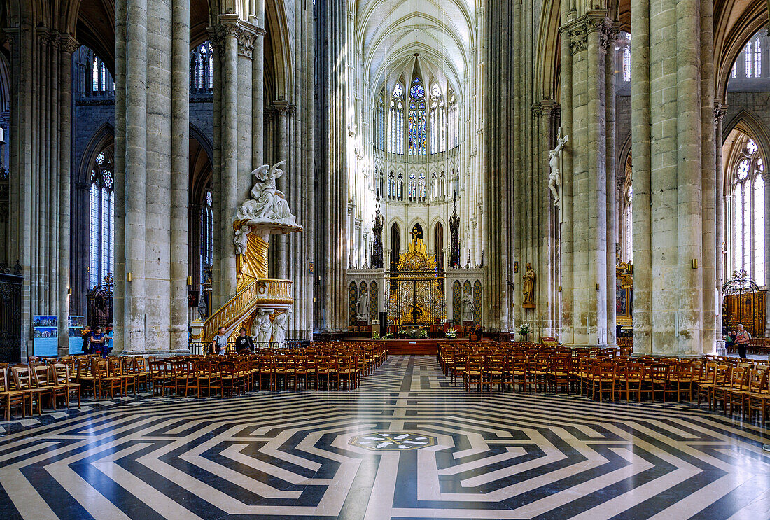  Interior of the Cathédrale Notre-Dame with labyrinth, pulpit, main altar and choir in Amiens in the Somme department in the Hauts-de-France region in France 