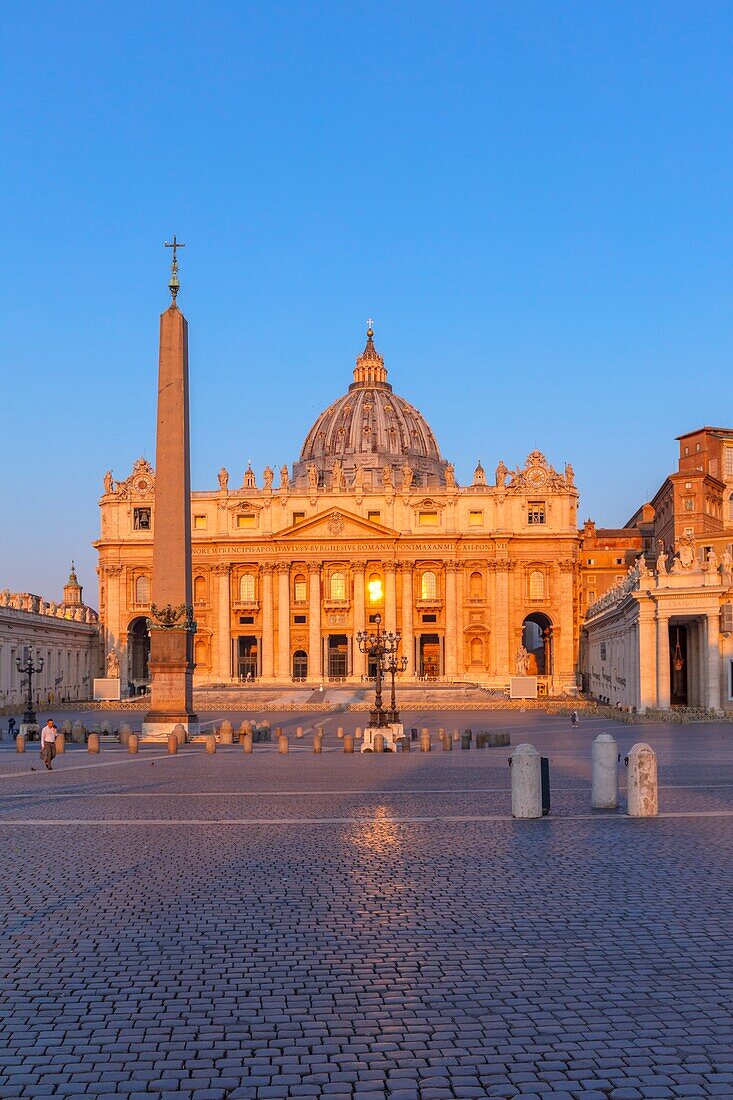 Piazza San Pietro, Vatican City, Roma, Lazio, Italy