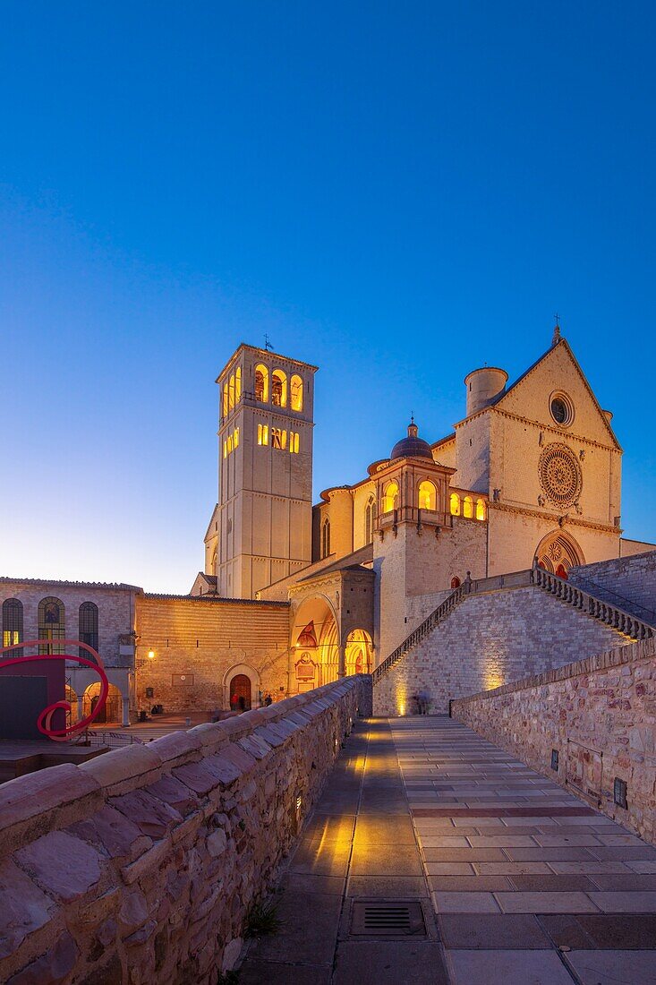  Basilika San Francesco in Assisi, Assisi, Perugia, Umbrien, Italien 