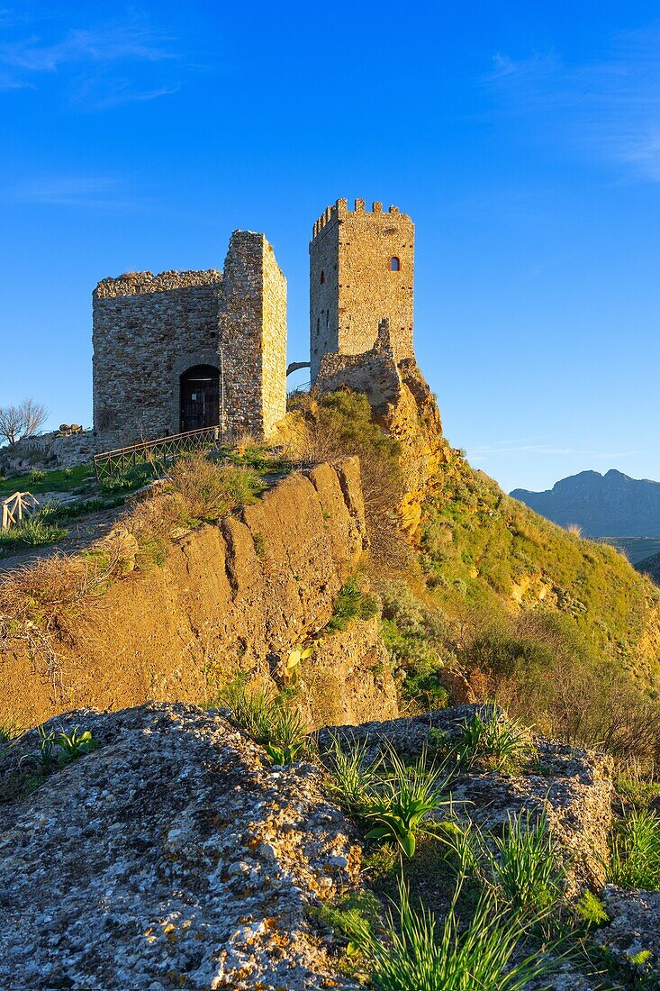  Arabisch-normannische Burg, Cefalà Diana, Palermo, Sizilien, Italien 