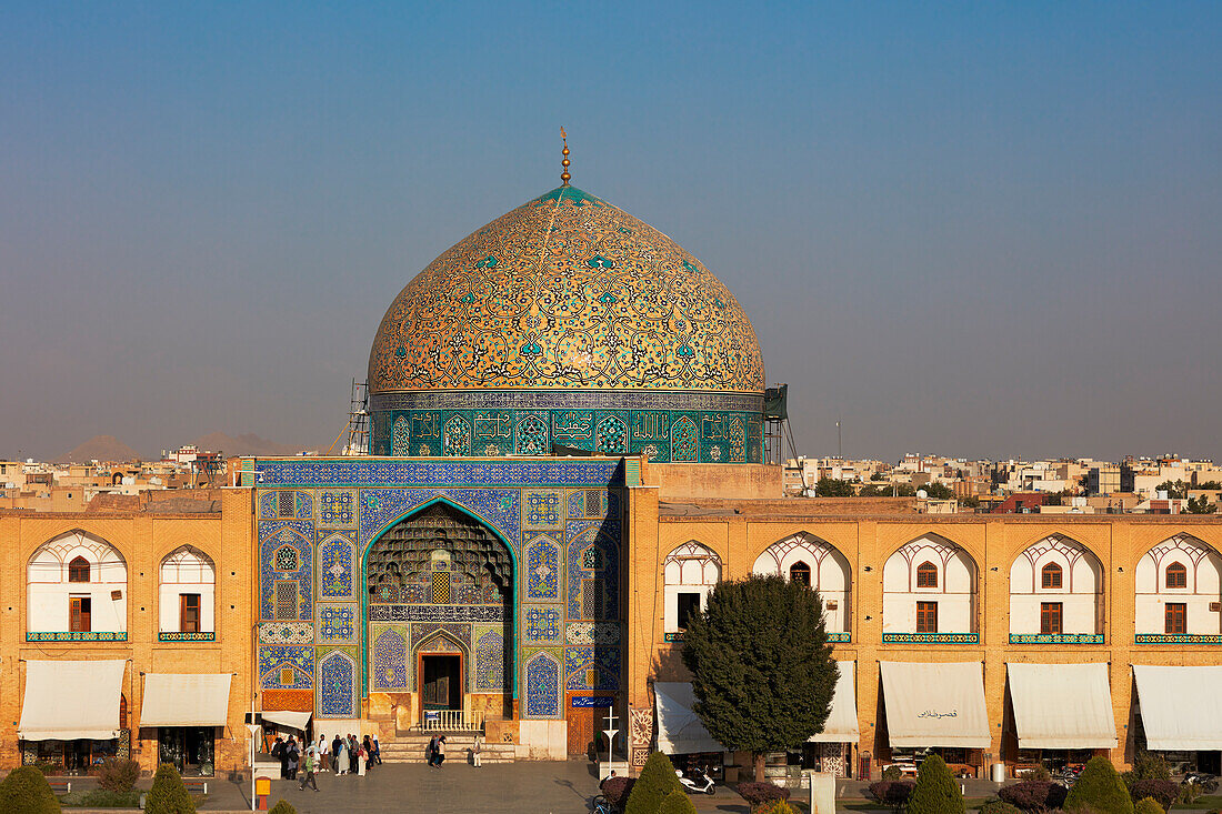 Elevated view of the Lotfollah Mosque from the upper terrace of the Ali Qapu Palace. Isfahan, Iran.