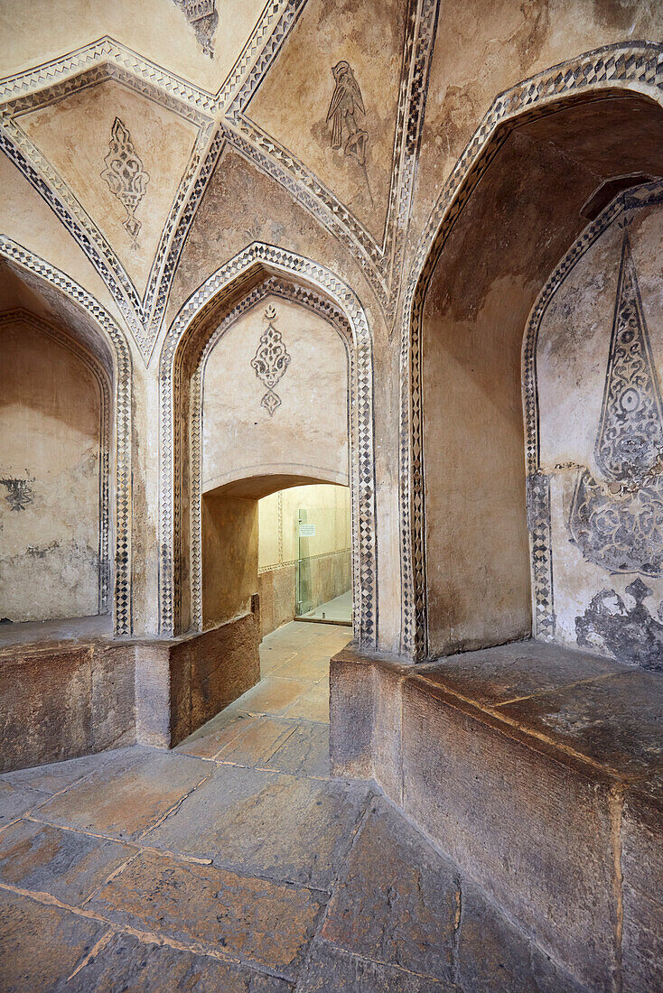  Innenansicht des Vakil-Badehauses, eines traditionellen persischen öffentlichen Badehauses aus dem 18. Jahrhundert, das heute ein Museum ist. Shiraz, Iran. 