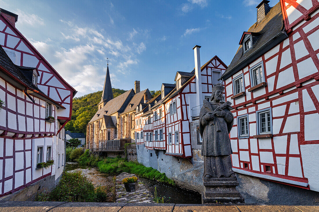  Walking through Monreal, Mayen-Koblenz district, Rhineland-Palatinate, Germany 