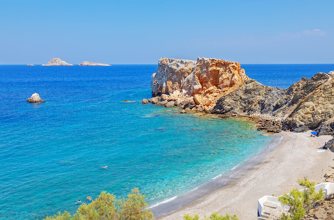  Strand von Vardia, Insel Folegandros, Kykladen, Griechenland 