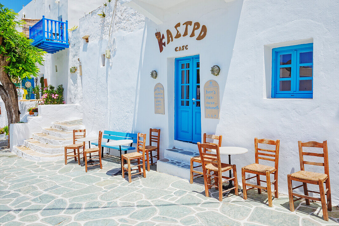  Café im Freien, Chora, Insel Folegandros, Kykladen, Griechenland 