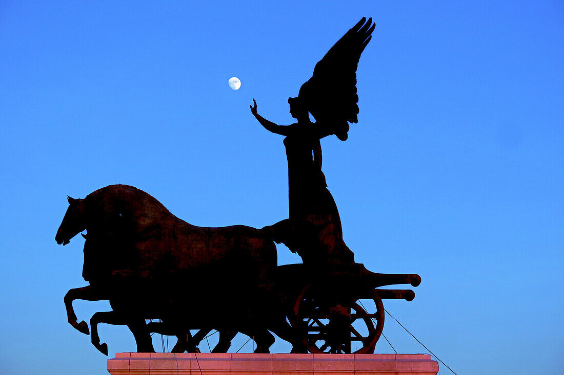 Mond, Il Vittoriano, Rom, Italien