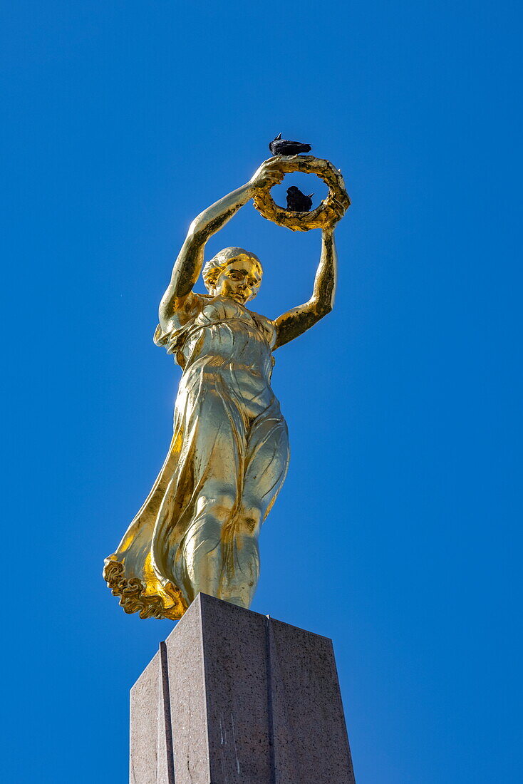  Gilded female figure on the “Gëlle Fra” monument (Monument of Remembrance), Luxembourg, Luxembourg, Europe 