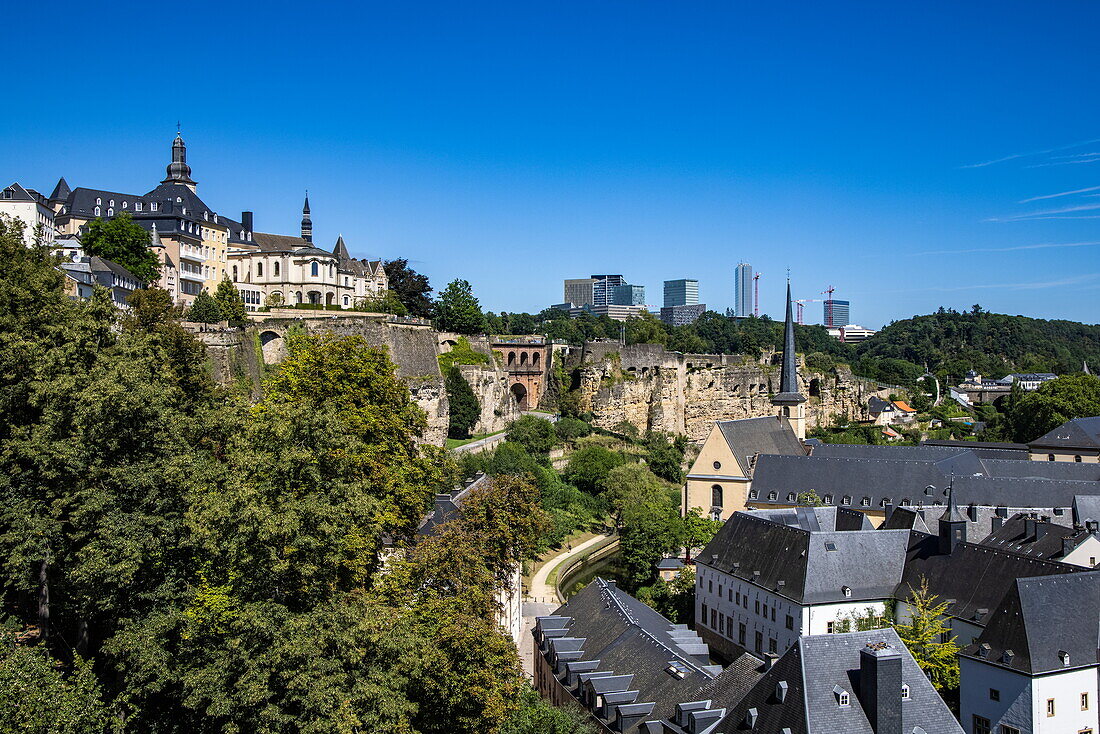  View of the city of Luxembourg from the wall above the Grund district, Luxembourg, Luxembourg, Europe 