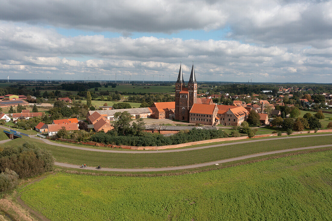 Kloster Jerichow, gilt als ältester Backsteinbau Norddeutschlands, Jerichow, Sachsen-Anhalt, Deutschland