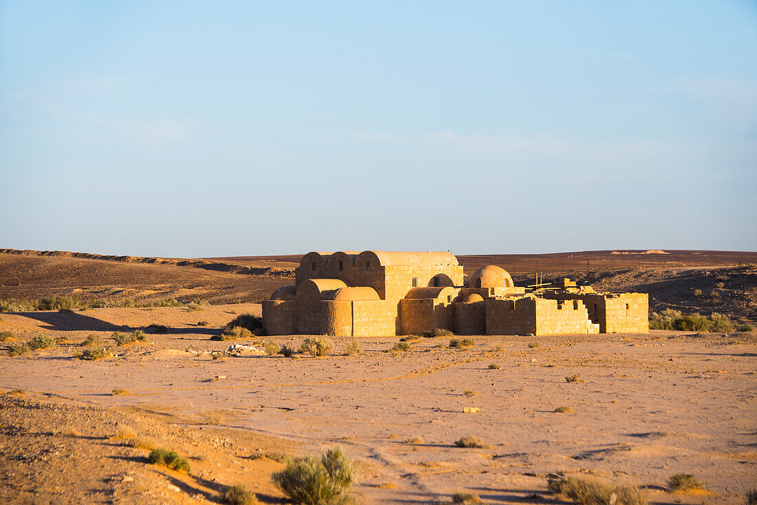  Qasr (oder Qusayr) Amra am Rande der Route 40, eines der „Schlösser der Wüste“, Weltkulturerbe der UNESCO, Jordanien, Naher Osten, südliche Levante, Westasien 