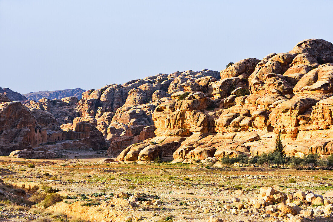 Felsen nahe Stadt Petra, UNESCO-Weltkulturerbe, Jordanien, Naher Osten, südliche Levante, Westasien