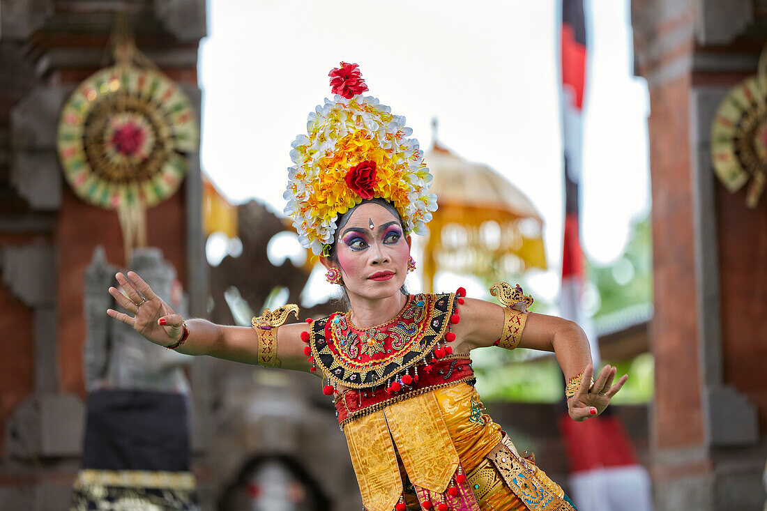 Dancer performs traditional Balinese Barong dance. Batubulan village, Ubud area, Bali, Indonesia.