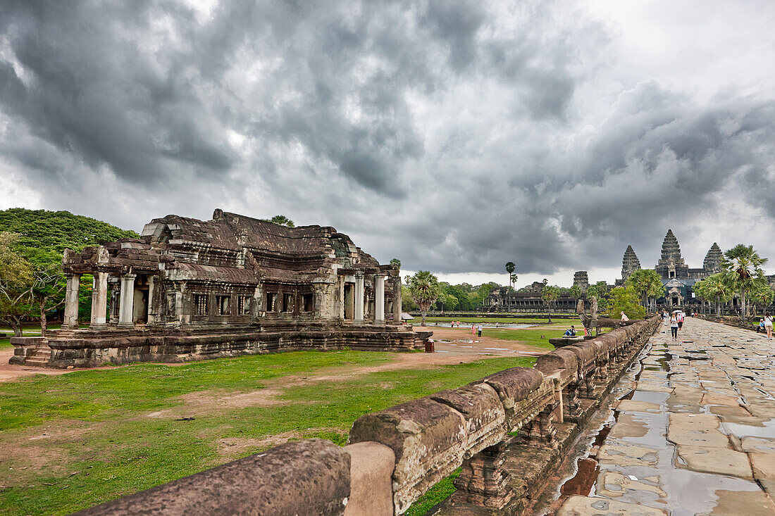  Antikes Bibliotheksgebäude im Tempelkomplex Angkor Wat. Archäologischer Park Angkor, Provinz Siem Reap, Kambodscha. 