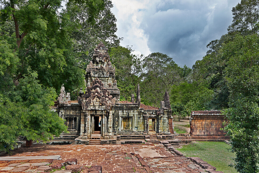 Ancient ruins in the Angkor Thom temple complex. Angkor Archaeological Park, Siem Reap Province, Cambodia.