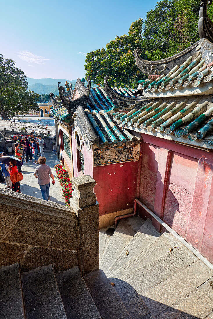  Gewundene Steintreppe im A-Ma-Tempel. Macau, China. 