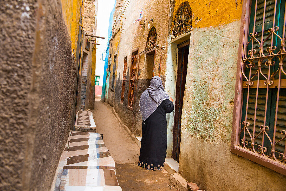 Nubian village on Elephantine Island on the Nile, Aswan, Egypt, Northeastern  Africa