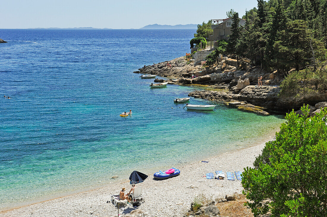 Blick auf Strand der Bucht Pupnatska Luka, Pupnat, Insel Korcula, bei Dubrovnik, Dalmatien, Kroatien, Südosteuropa