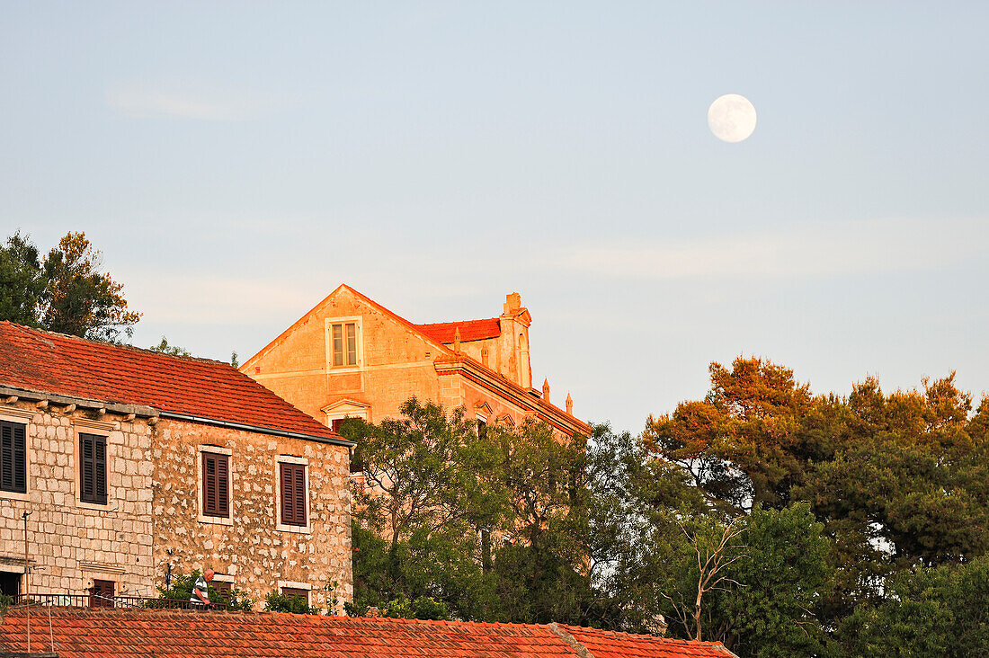 Huser in der Altstadt am Abend, Stadt Lastovo, Insel Lastovo, bei Dubrovnik, Kroatien, Dalmatien, Südosteuropa