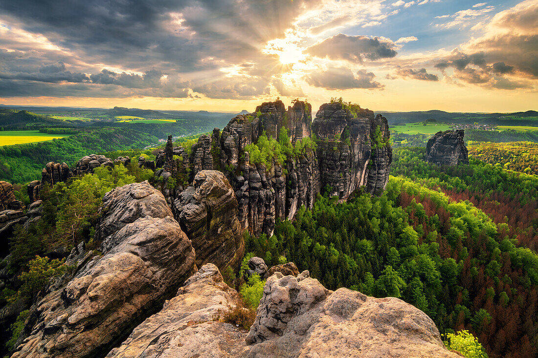  Sunset, Golden Hour, Sun, Forest, Schrammsteine, Saxon Switzerland, Saxony, Germany, Europe 