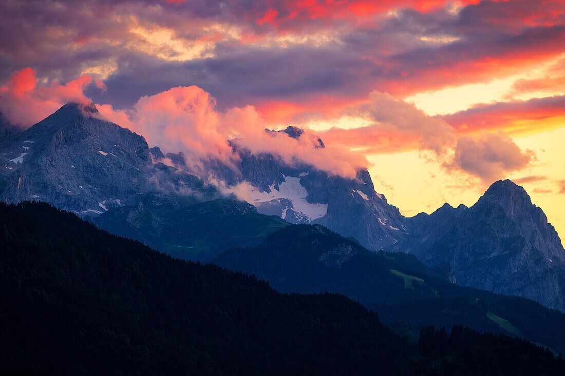 Sonnenuntergang, Berge, Gipfel, Silhouette, Wetterstein, Alpen, Bayern, Deutschland, Europa