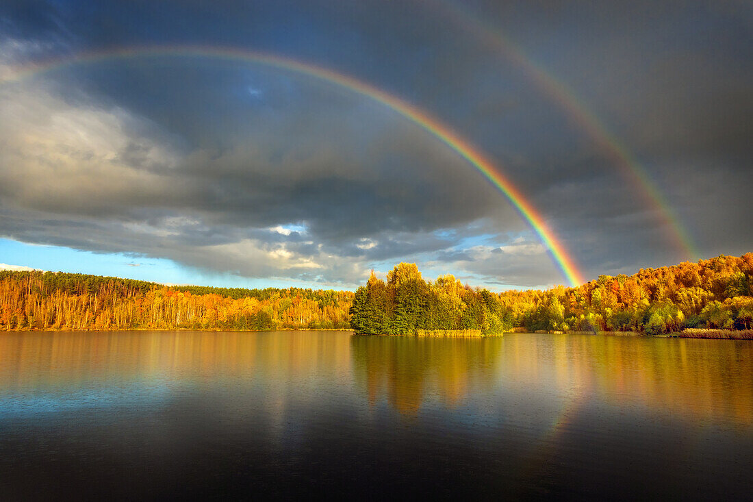 See, Spiegelung, Regenbogen, Park, Herbst, Laubfärbung, Wald, Leipzig, Sachsen, Deutschland, Europa