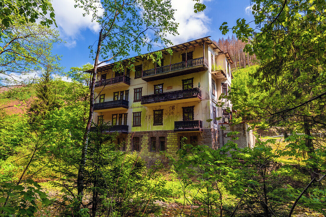 altes verlassenes Haus, Oker, Fluss, Okertal, Oker, Harz, Niedersachsen, Deutschland, Europa