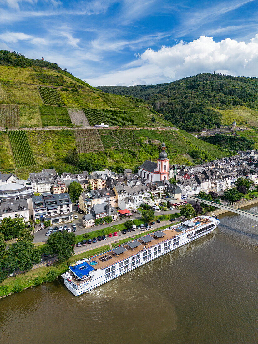  Aerial view of the river cruise ship Antonio Bellucci (Thurgau Travel) docked next to Zell on the Moselle, Zell (Mosel), Rhineland-Palatinate, Germany, Europe 