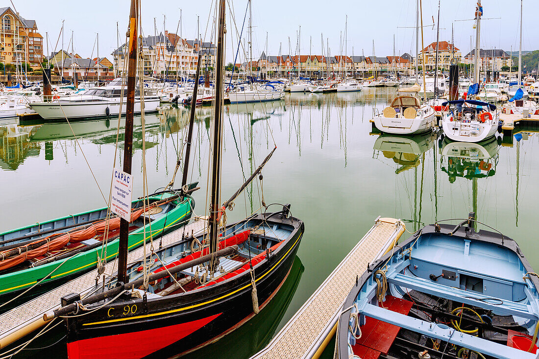  Port Guillaume (Port William) harbor with historic sailing boats and yachts in Dives-sur-Mer on the Flower Coast (Côte Fleurie, Cote Fleurie) in the Calvados department in the Normandy region of France 